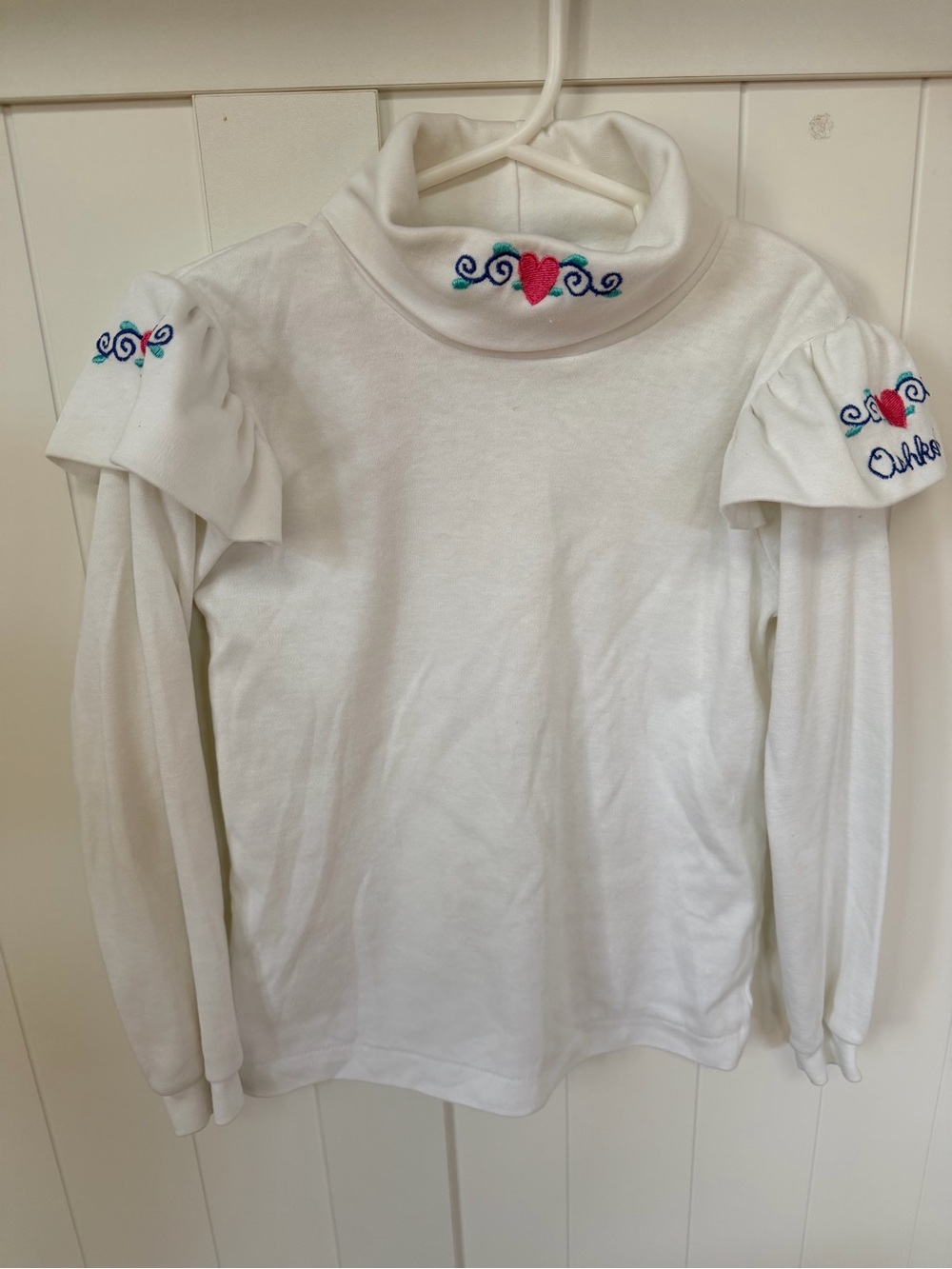 Vintage OshKosh B'gosh White Turtleneck with Heart Embroidery